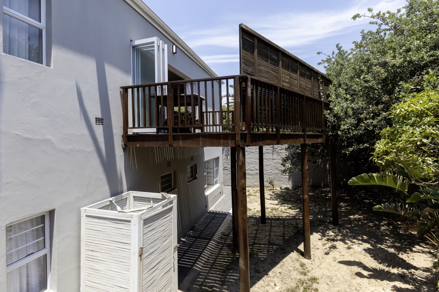 5 Bedroom Property for Sale in West Beach Eastern Cape